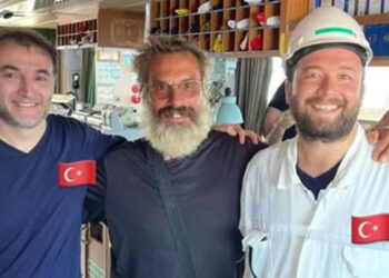 137 gündür denizde ilerleyen Fransız maceracı kurtarıldı