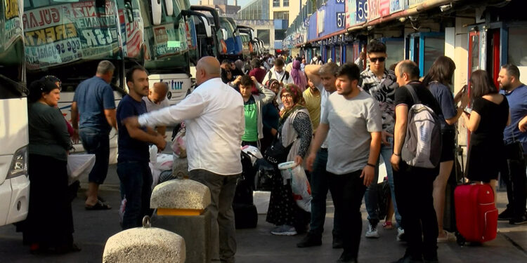 15 Temmuz Demokrasi Otogarında dönüş hareketliliği