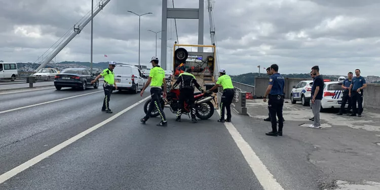 15 temmuz şehitler köprüsü'nde motosiklet kazası