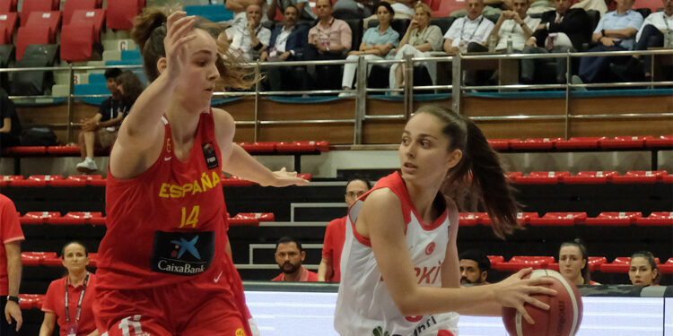 18 Yaş Altı Kız Basketbol Milli Takımı İspanya'ya mağlup oldu