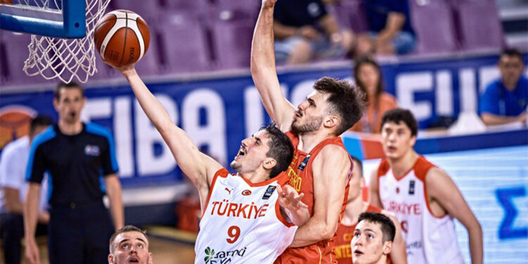 20 Yaş Altı Erkek Basketbol Milli Takımı çeyrek finale yükseldi