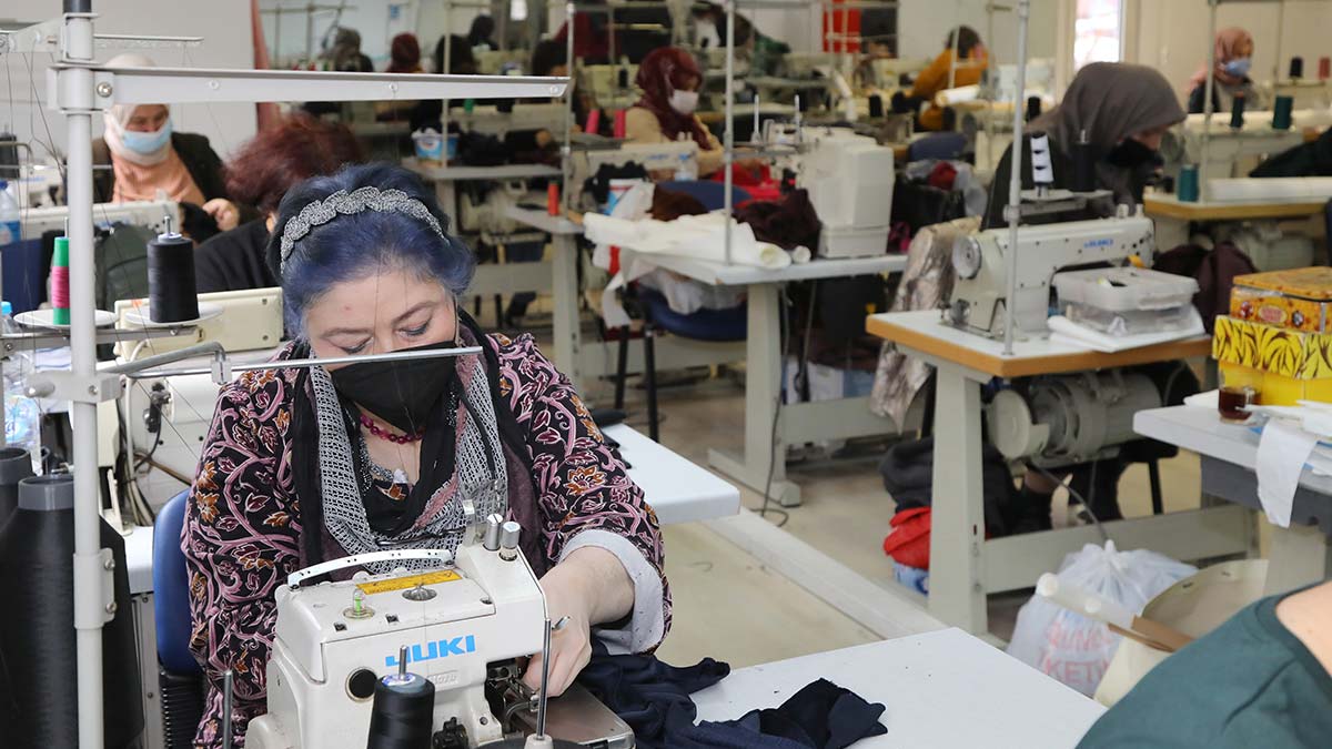 Türkiye Odalar ve Borsalar Birliği'nce (TOBB), 2023'ün ilk 6 ayında kurulan şirket sayısının, 2022'in ilk 6 ayına göre yüzde 3,6, kapanan şirket sayısının yüzde 4,7 azaldığı açıklandı.