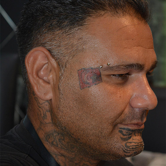 Adana'da ailesi tarafından 30 yıl önce İncirlik'te görev yapan ABD'li bir aileye evlatlık verilen Armağan Rice (35), çok uzun süre sonra ailesini aramak için Türkiye'ye geldi.