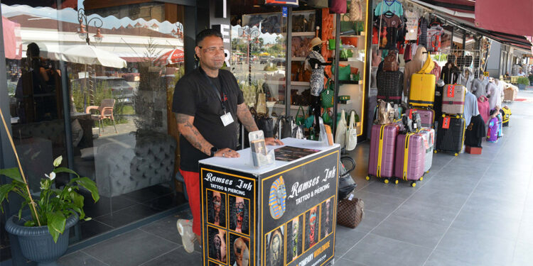 ABD'li bir aileye evlatlık verilen Armağan ailesini buldu