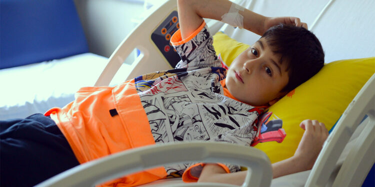 48 saat ömrü kalan çocuğa karaciğerini verdi