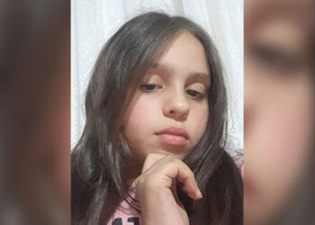 Akıma kapılıp merdivenlerden düşen çocuk öldü