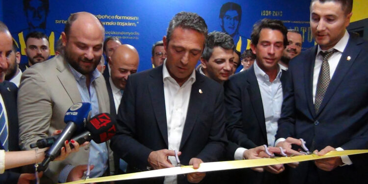 Ali Koç, Gebze Fenerbahçeliler Derneği'ni açtı