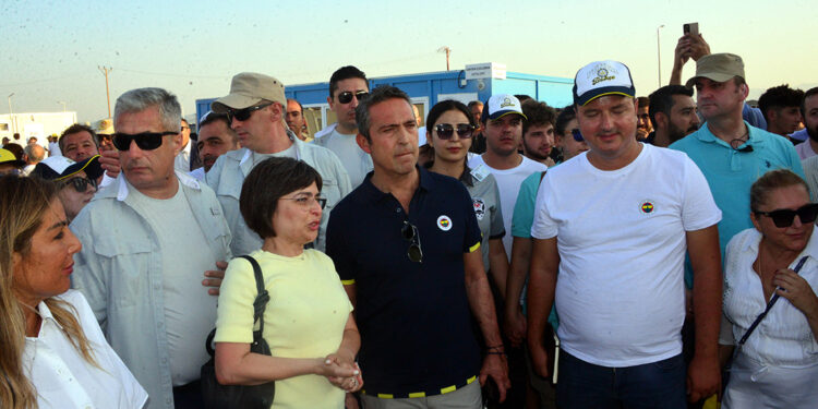 Ali Koç, Kahramanmaraş'taki konteyner kentin açılışını yaptı