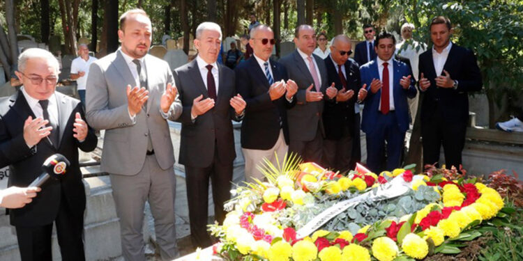 Ali Sami Yen, kabri başında anıldı