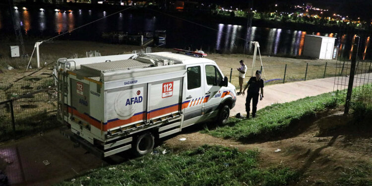 Alleben Göleti'ne giren Suriyeli genç, aranıyor