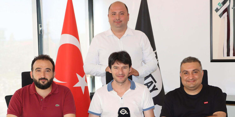Altay'da İbrahim Akın imzayı attı