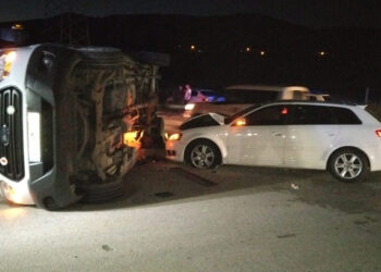 Amasya'da minibüs ile otomobil çarpıştı: 14 yaralı