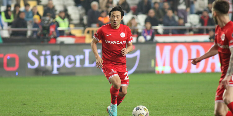 Antalyaspor'da Shoya Nakajima ile yollar ayrıldı