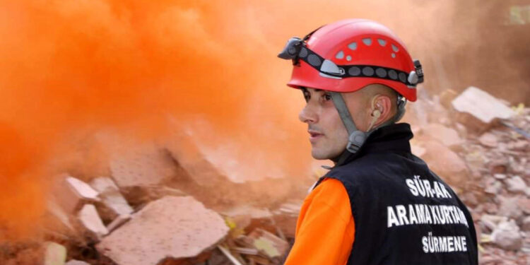 Arkadaşı nehirde ölünce arama kurtarma gönüllüsü oldu