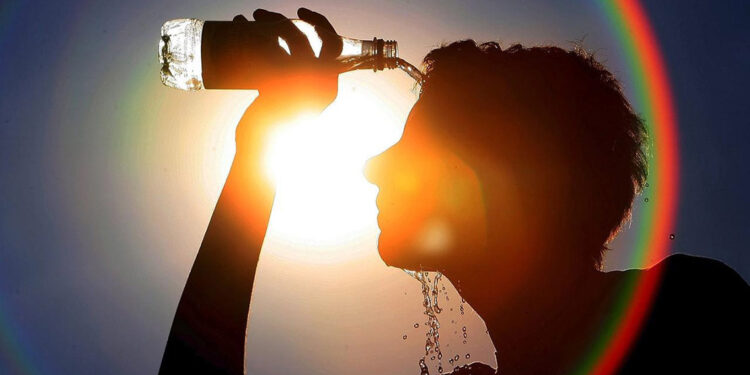 Artan sıcaklar insan sağlığı için risk oluşturuyor