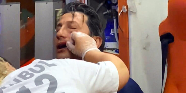 Avcılar'da saldırıya uğrayan zabıta amiri yaralandı