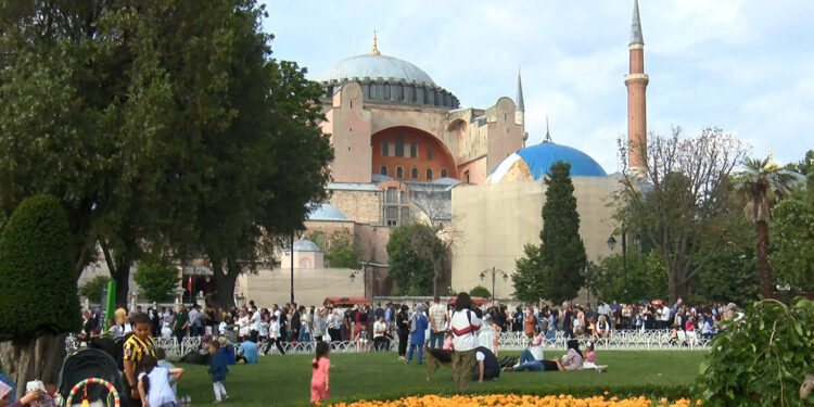 Ayasofya Camisi, 3 yılda 21 milyon ziyaretçi ağırladı