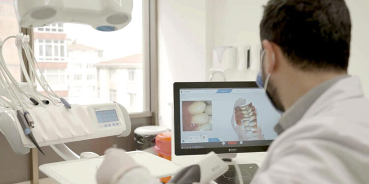 Bahçeşehir Üniversitesi Ağız ve Diş Sağlığı Hastanesi açıldı