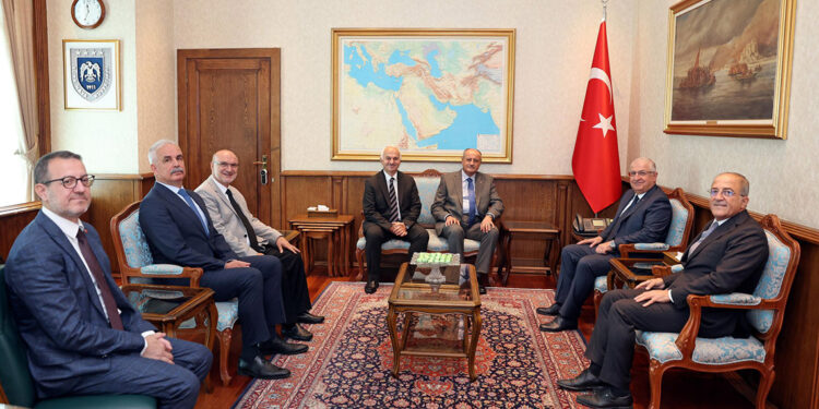 Bakan Güler TUSAŞ heyetini kabul etti