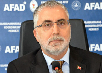 Bakan Işıkhan, afet koordinasyon merkezini ziyaret etti