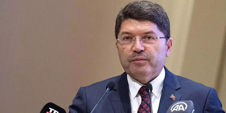 Bakan Tunç'tan AP'nin Türkiye raporuna tepki