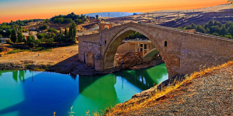 Bakanlık, tarihi köprüleri yeniliyor