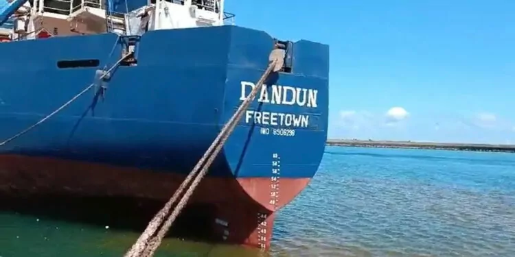 Bartın limanı'na atık döken gemiye 3 milyon 843 bin lira ceza