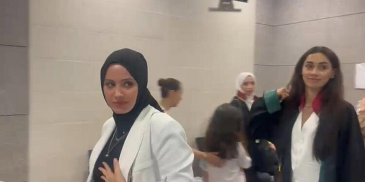 Başörtüsüne hakaret edilen muhabir ifade verdi