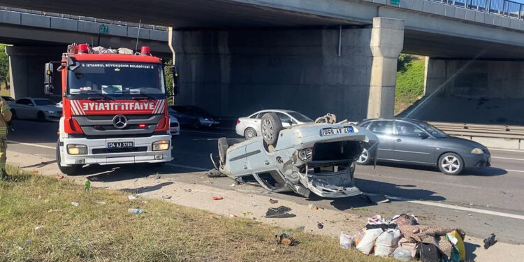 Bayram dönüşü TEM otoyolunda kaza: 3 yaralı