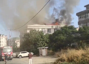 Beylikdüzü'nde yaşlı bakımevinde yangın çıktı