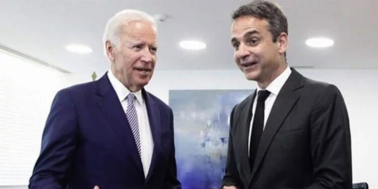 Biden ve Miçotakis telefonda görüştü
