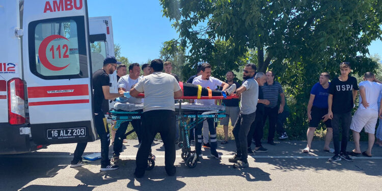 Bursa'da TIR motosiklete çarptı: 2 ağır yaralı