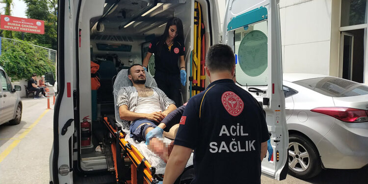 Bursa'da park kavgası: 2 yaralı, 4 gözaltı