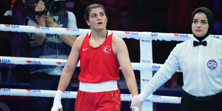 Busenaz Sürmeneli altın madalya kazandı