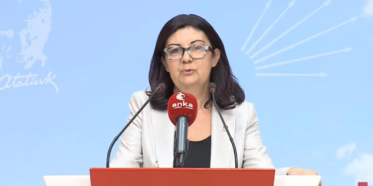 CHP'li Karabıyık: Uzman ve başöğretmenlik kaldırılmalı