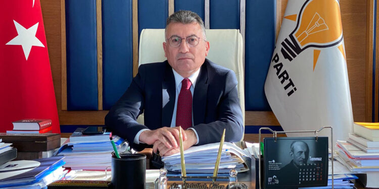 CHP'nin olağanüstü toplantı çağrısı gündemi değiştirmeye yönelik