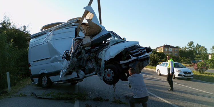 Canlı yayın aracının kazasında sürücü tutuklandı