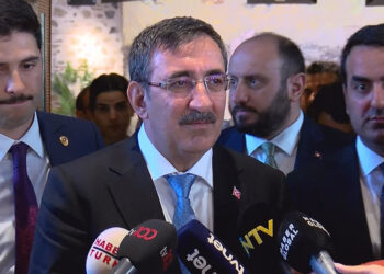 Cevdet Yılmaz, iş dünyasının temsilcileri ile görüştü