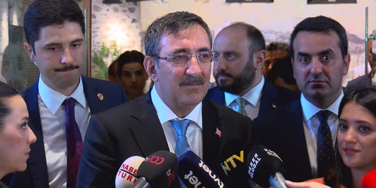 Cevdet Yılmaz, iş dünyasının temsilcileri ile görüştü