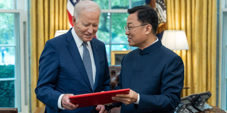 Çin'in Washington Büyükelçisi Biden’a güven mektubu verdi