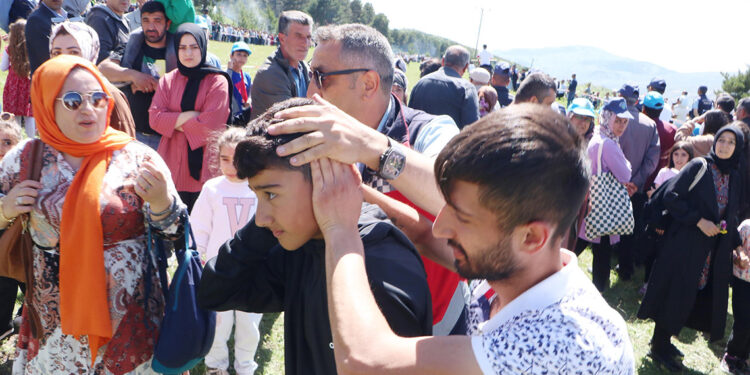 Cirit gösterisinde kaza; izleyiciler yaralandı