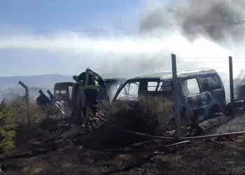 Çorum sanayi sitesi'nde yangın; 200 hurda araç yandı