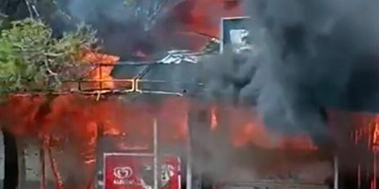 Çukurova Üniversitesi'ndeki yangın kundaklama çıktı