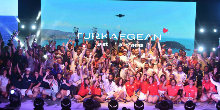 Cumhurbaşkanlığı Yat Yarışları'nda ödüller sahiplerini buldu