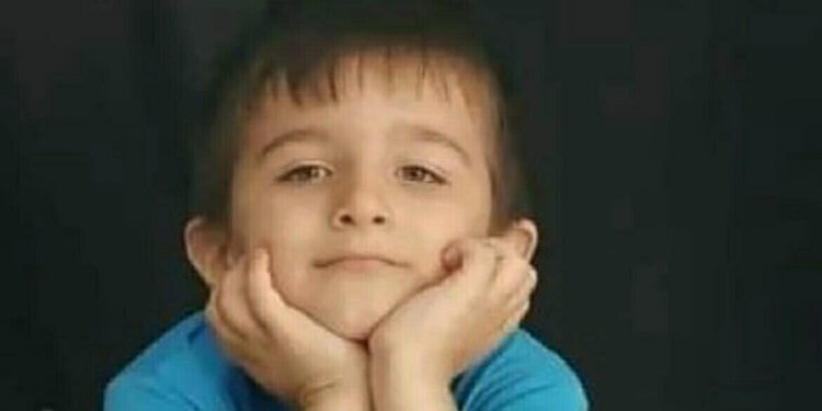 Dekor amaçlı duvar minik Efe'yi hayattan kopardı