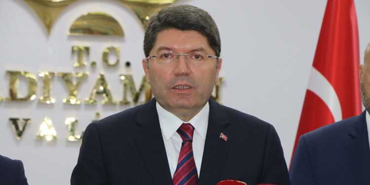 Deprem soruşturmalarında 351 kişi tutuklandı