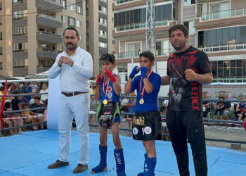 Depremzede çocuklar Muay Thai eğitiminde