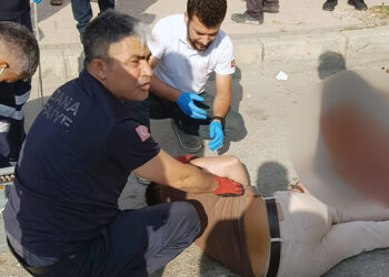 Devrilen otomobilden fırlayan sürücü öldü