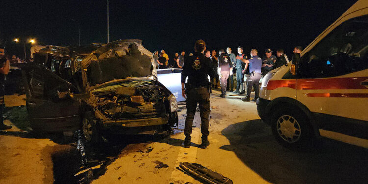 Düzce'de iki araç çarpıştı: 2 ölü, 11 yaralı