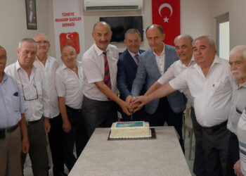 Edirne'de Kıbrıs gazilerine 49'uncu yıl pastası